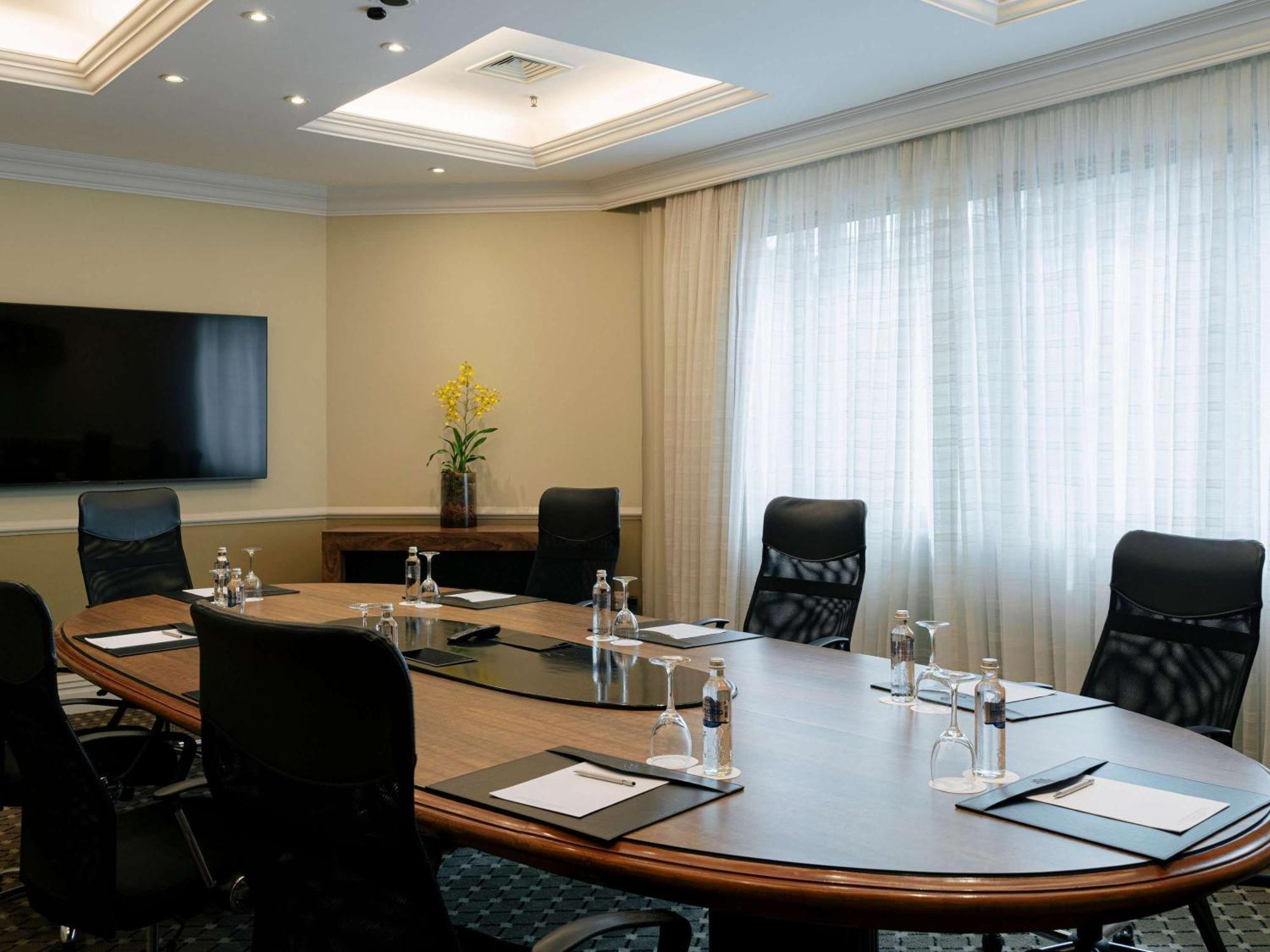 Grand Mercure Sao Paulo Ibirapuera Eksteriør bilde Boardroom at the hotel